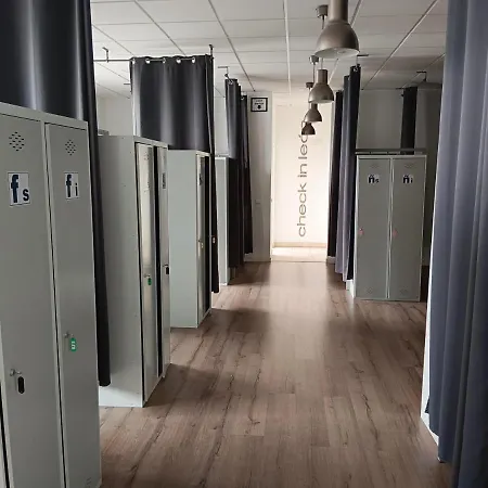 체크 인 레옹 * 레온