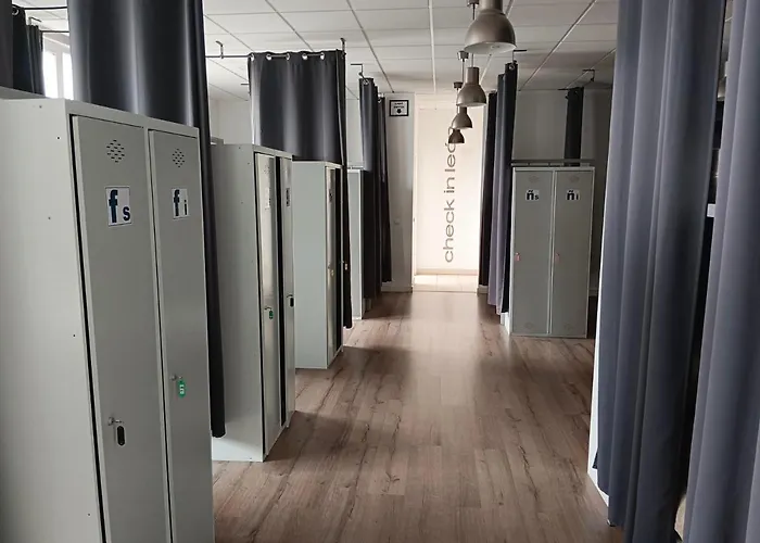 체크 인 레옹 * 레온