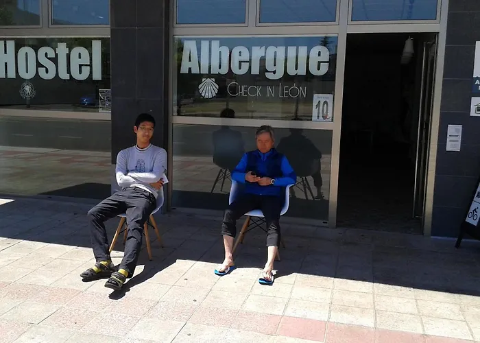 호스텔 체크 인 레옹 레온