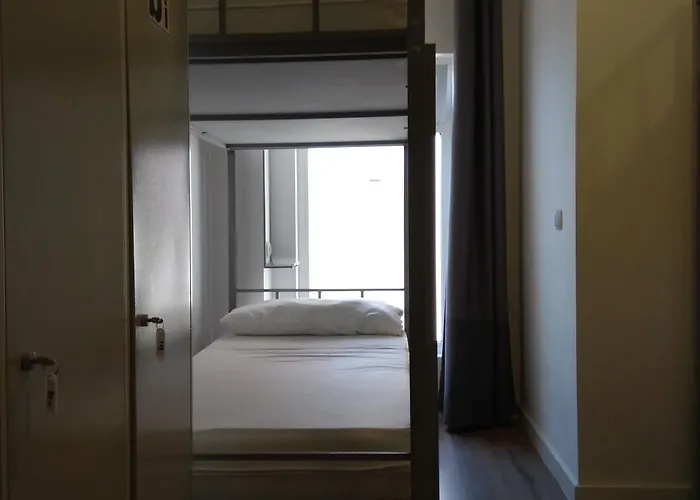 호스텔 체크 인 레옹 레온