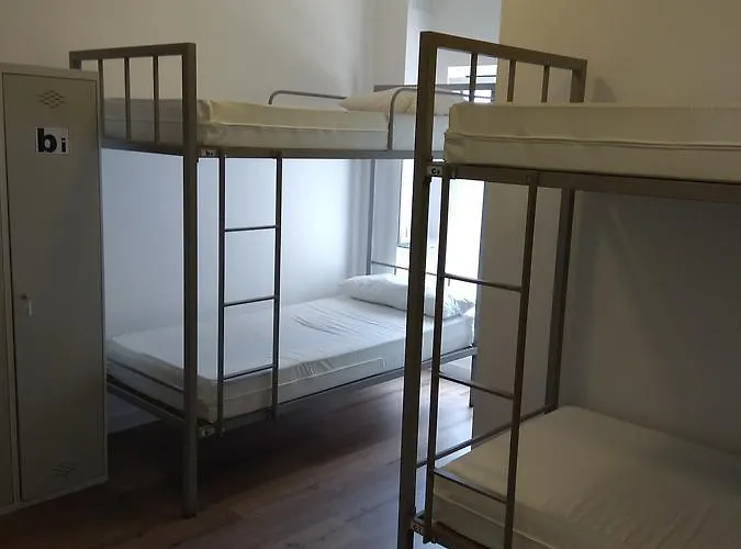 체크 인 레옹 호스텔 레온