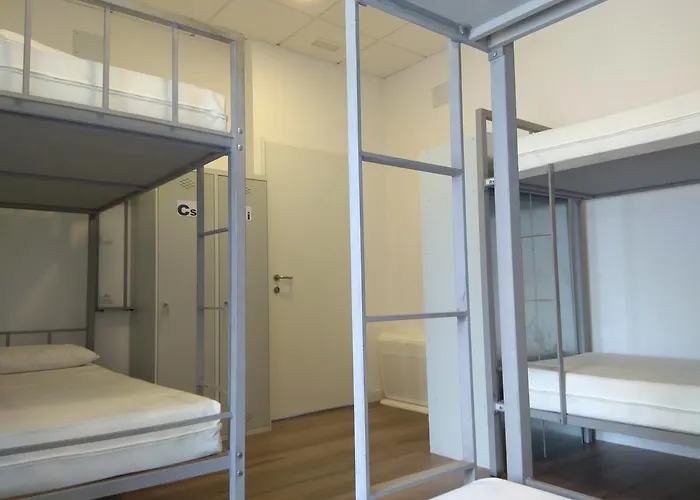 호스텔 체크 인 레옹